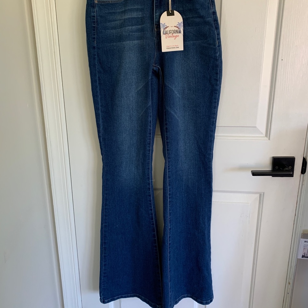 NWT Women’s California Vintage Dark Washed Flair Jeans